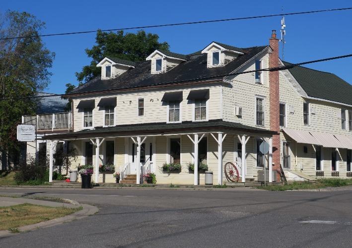 The Stagecoach Inn, c 1855 - 4 Drummond Street